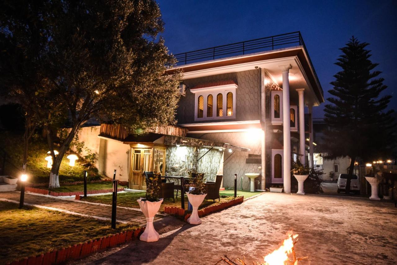 Republika Central Mansehra 外观 照片