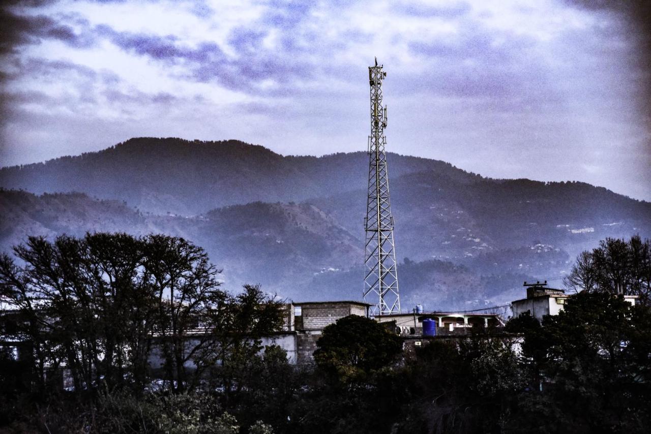 Republika Central Mansehra 外观 照片